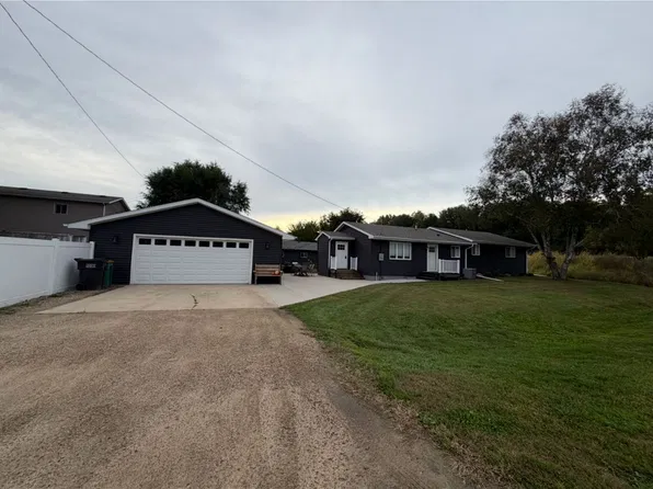 141 Center Ave N, Glenville, MN 56036
