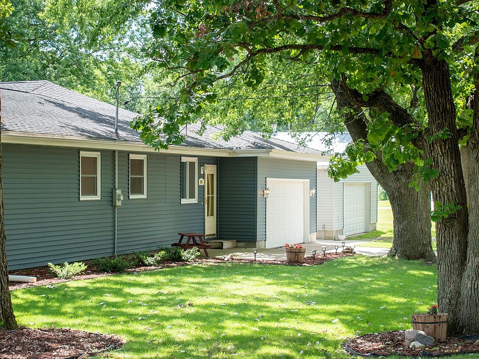 1st image of 301 Miller Dr E