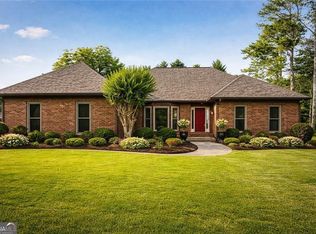 300 Saddle Creek Ln, Roswell, GA 30076