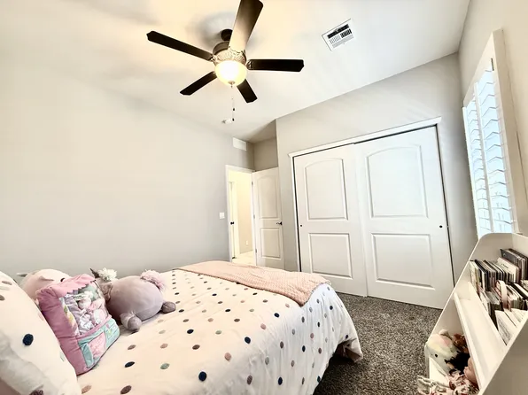 7467 Smugglers Gulch Ct, El Paso, TX 79911