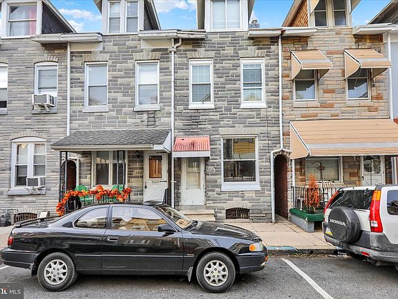 2nd image of 726 Locust St