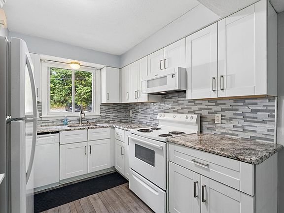 4th image of 526 East Avenue #102