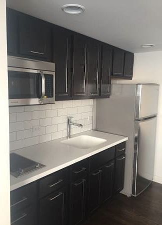 2nd image of 6111 N Kenmore Ave #402