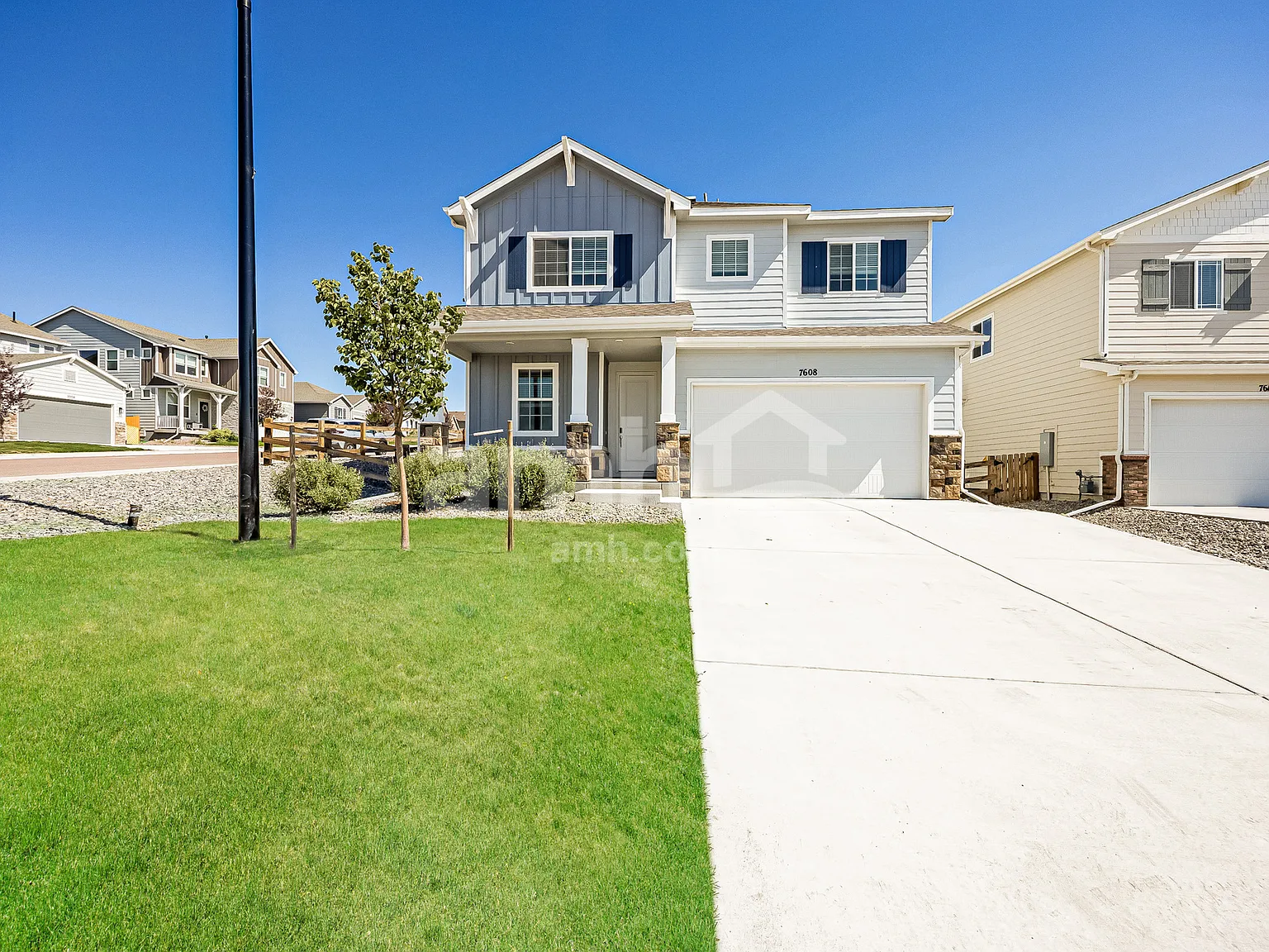 4 bed, 2.5 bath, 2005 sqft, $2,775 — Photo 1