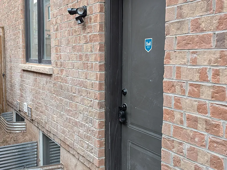 2445 Charles Cornwall Ave #BASEMENT — Photo 3
