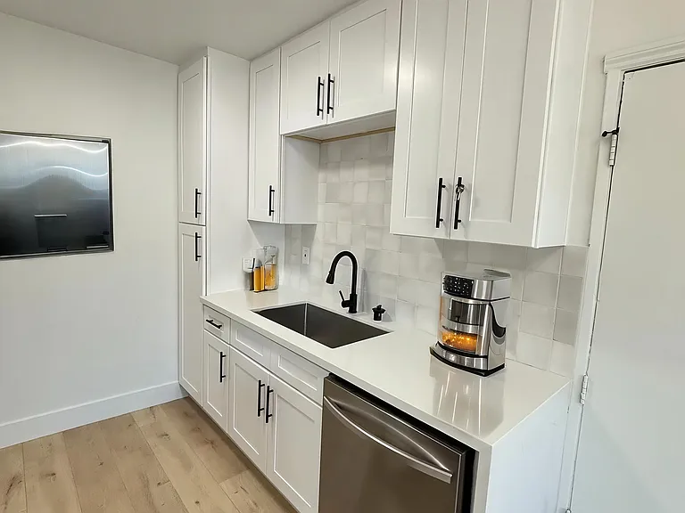 1125 N Onondaga Ave #3 — Photo 1