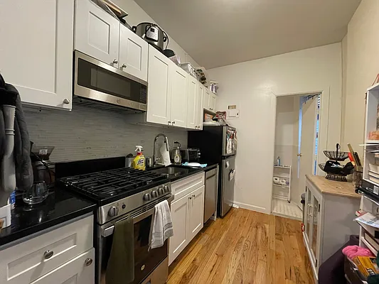 Rented by HOLTON REAL ESTATE INC. | media 10