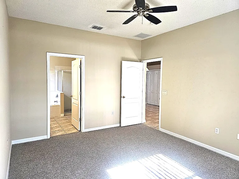 9935 Shadow Creek Dr — Photo 24