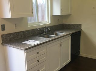 200 16th Pl #B, Costa Mesa, CA 92627