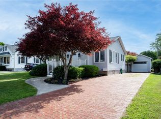 275 Strathmore Rd, Rochester, NY 14612