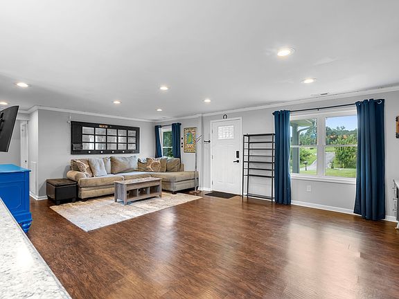 4th image of 411 Purtle Rd