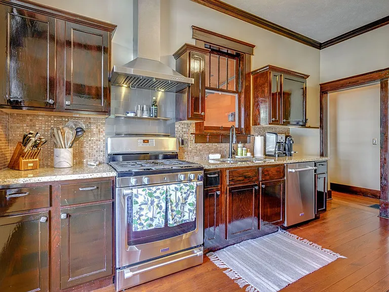 801 Shelby Ave — Photo 12