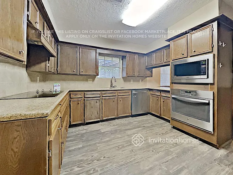 4238 Honey Oaks Dr — Photo 6