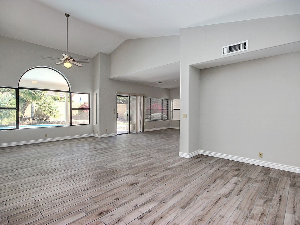 1st image of 1827 N Salem