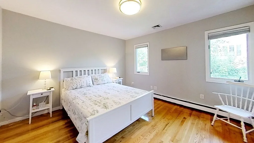 3 bed, 1318 sqft, $5,200 — Photo 4