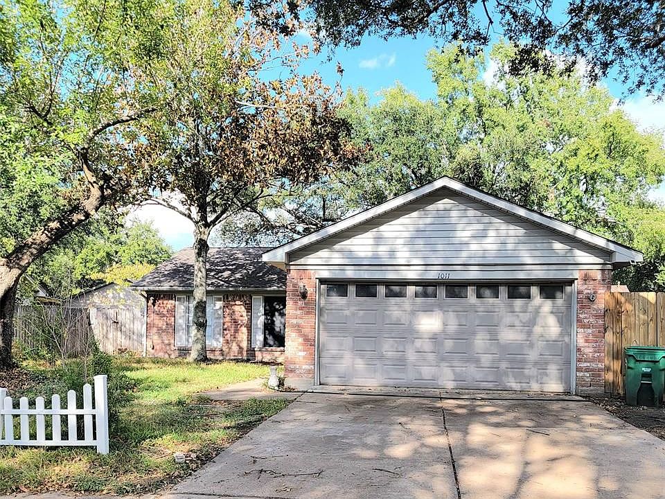 1st image of 1011 Western Hills Dr