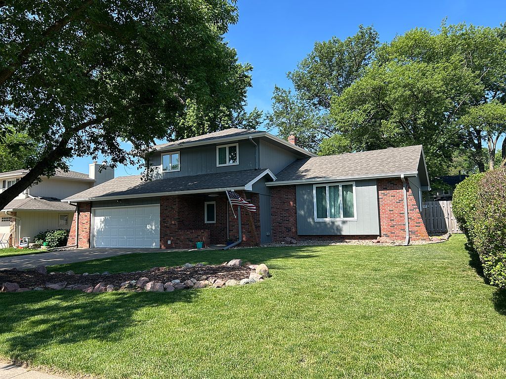 638 S 215th St - Property Image