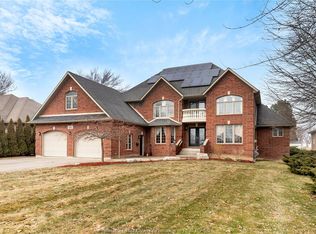 870 McRae Ave, Kingsville, ON