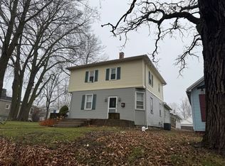 116 E 4th St, Spring Valley, IL 61362