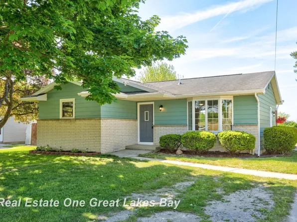 1813 Van Geisen Rd, Caro, MI 48723