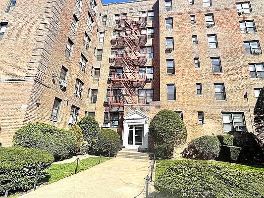 1st image of 2675 E 7th St APT 2B
