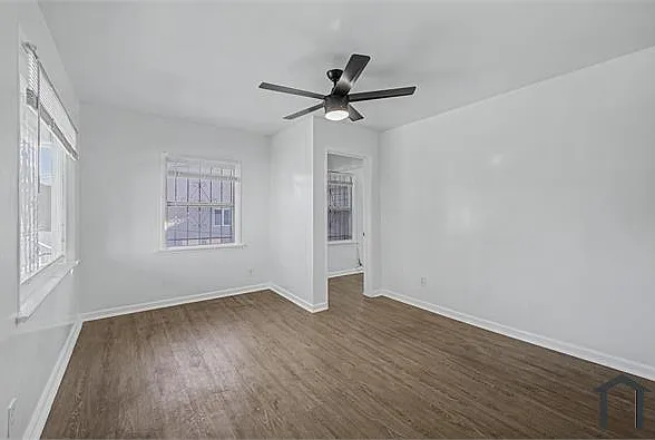 4523 1/2 Wesley Ave — Photo 5