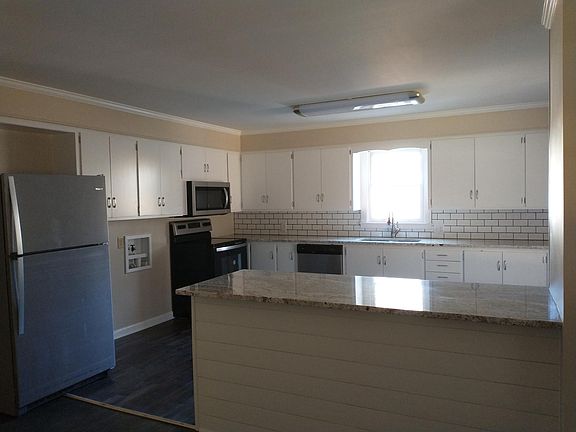 Kitchen with marble island