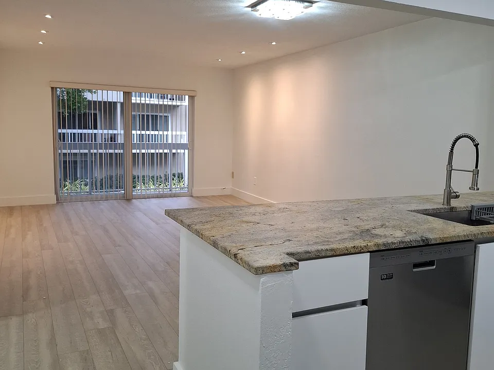 7910 Camino Real #201