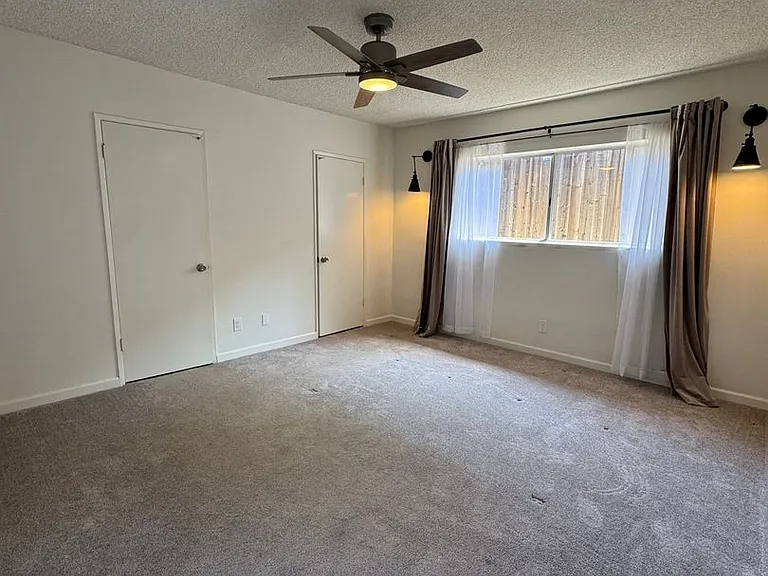 4140 Meadow Lark Dr — Photo 7