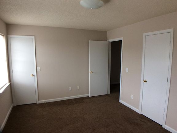 5th image of 406 Iron Belt Ct