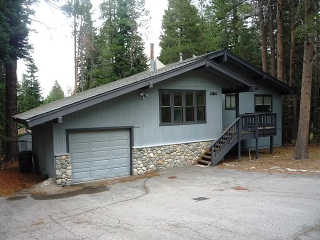 12881 Rainbow Dr