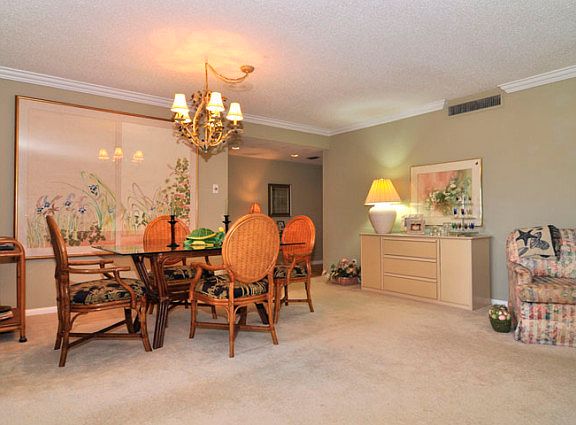 5th image of 106 Clubhouse Dr APT 168