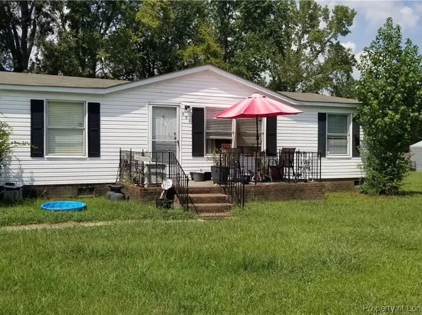 909 Coldwater Dr, Fayetteville, NC 28312