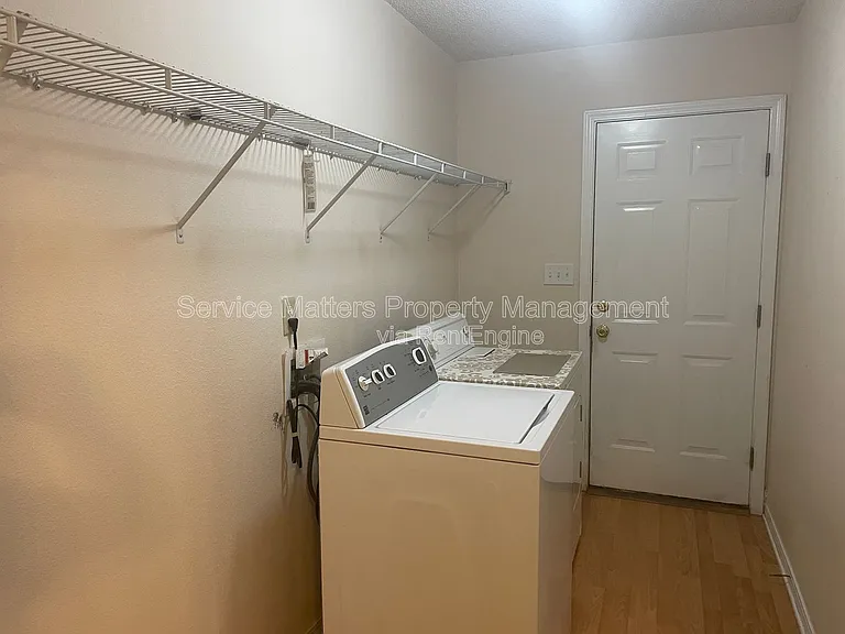 6940 Hardwood Ct — Photo 18