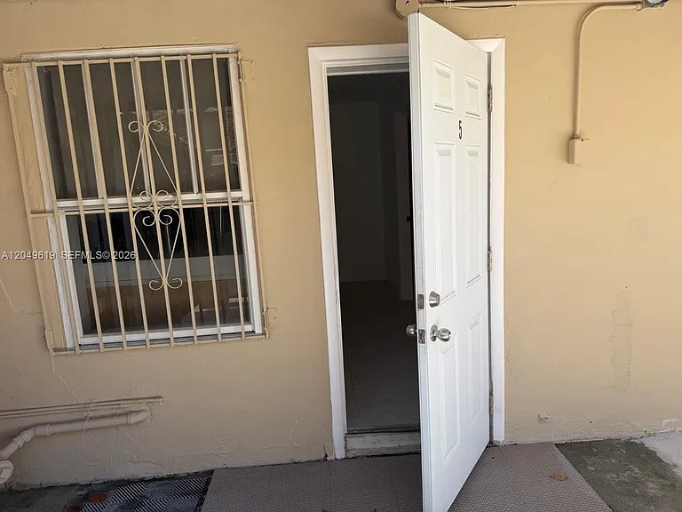 219 SW 21st Ave #5 — Photo 10