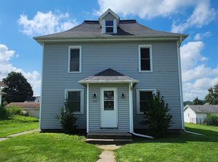205 Park St, Garwin, IA 50632
