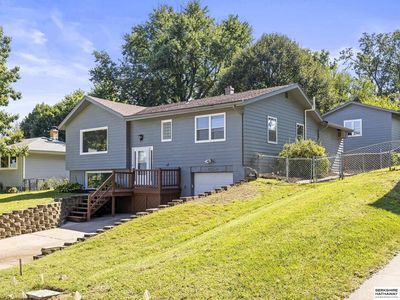 8915 Valley St, Omaha, NE, 68124