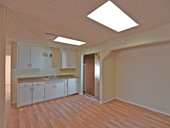 3rd image of 5709 Saint Louis Ave