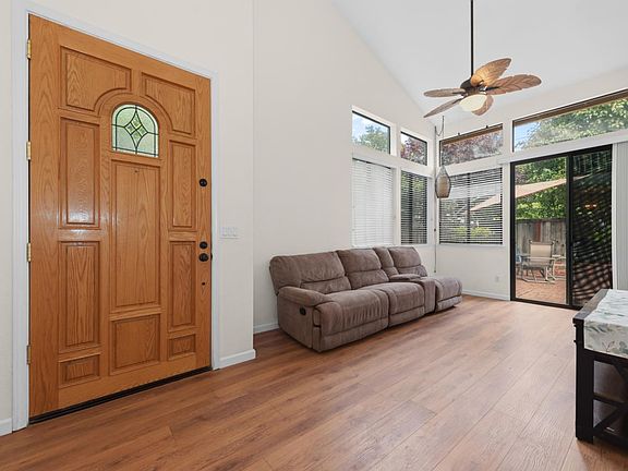 3rd image of 7431 Black Tree Ln
