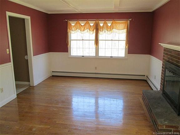 Spacious Family room w/hard...