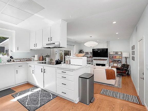 5th image of 849 Savannah Cir