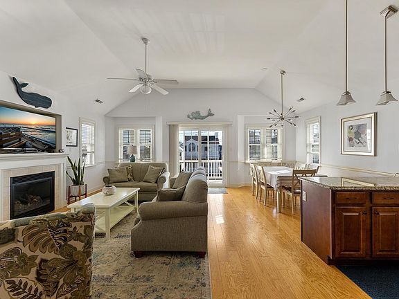 3rd image of 3106 Asbury Ave #2