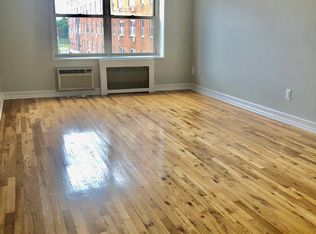 20 Wendell St, Hempstead, NY 11550