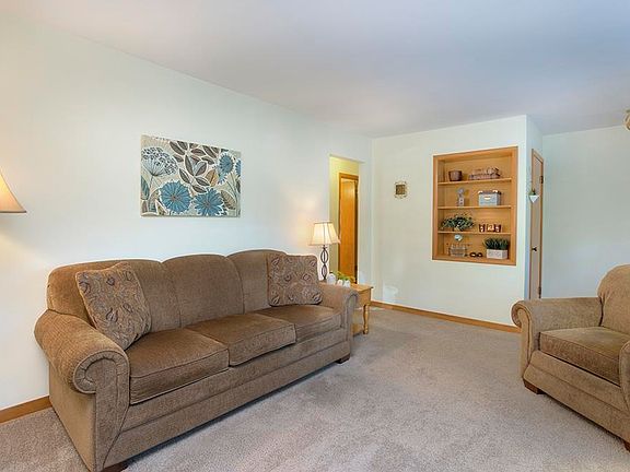 4th image of 5711 Vienna Dr