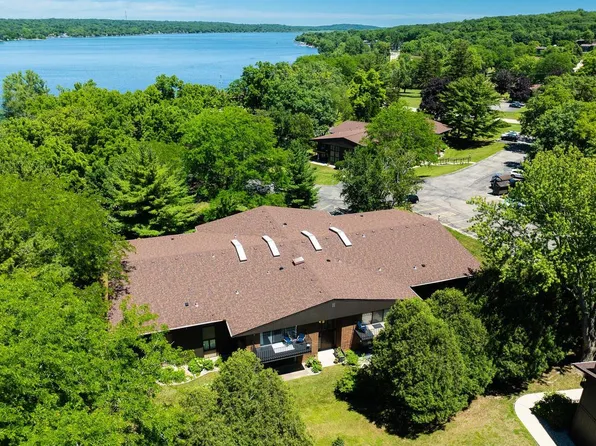 22 Zurich COURT #22-06, Lake Geneva, WI 53147
