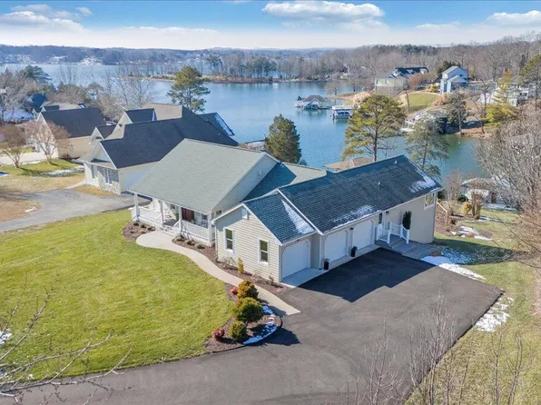 310 Key West St, Moneta, VA 24121