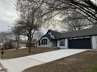 6922 S 28th Ave W, Tulsa, OK 74132