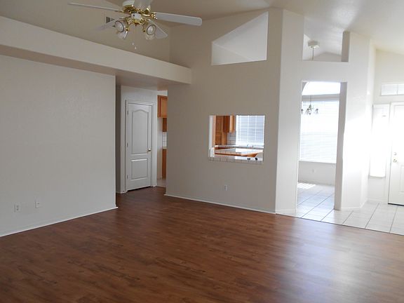 3rd image of 2064 Hastings Dr