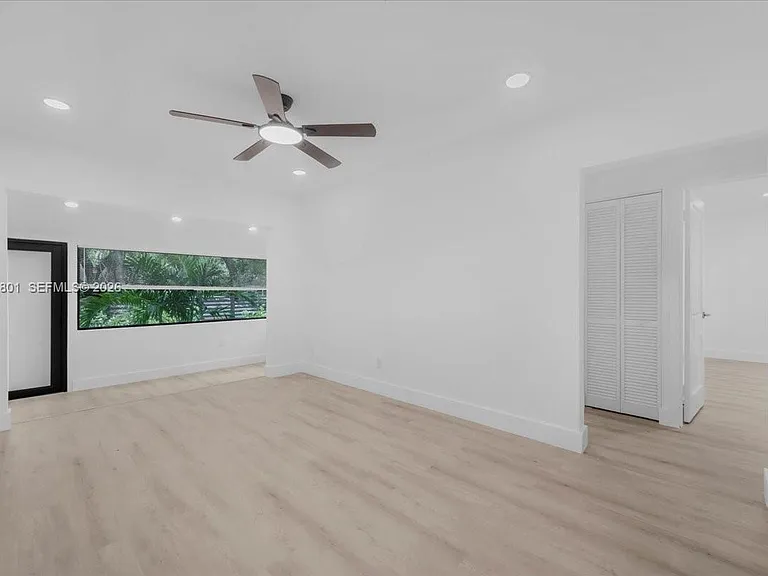 5220 SW 6th St — Photo 28
