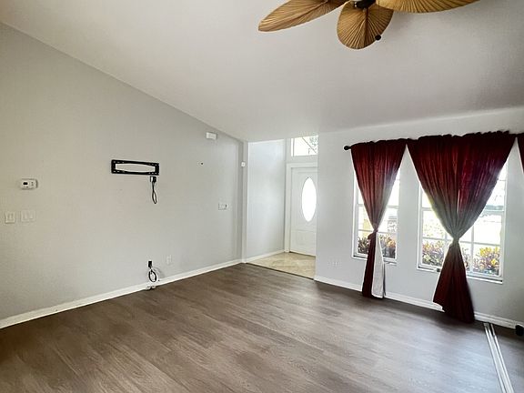 2nd image of 1106 SE 5th Pl